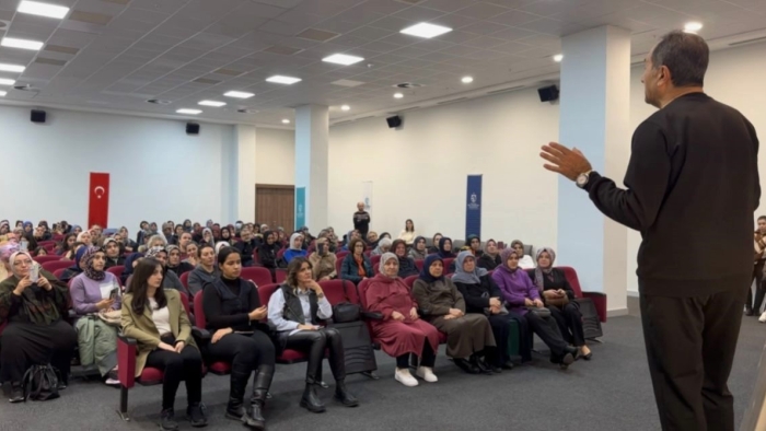 "Mutlu Şehir Okulları Ramazan’da Bi’ Başka" Etkinliklerinde Sağlıklı Yaşam Söyleşisi